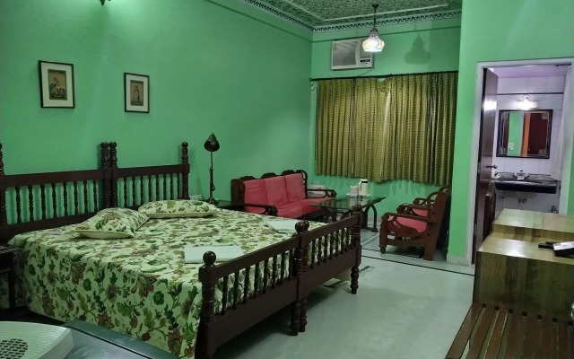 Anuraag Villa