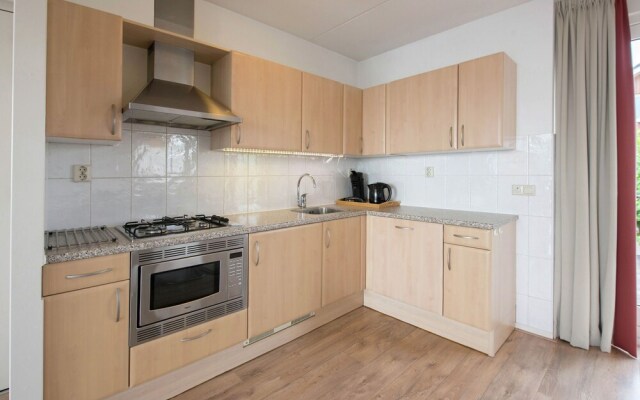 Tidy apartment with dishwasher, close to Amsterdam