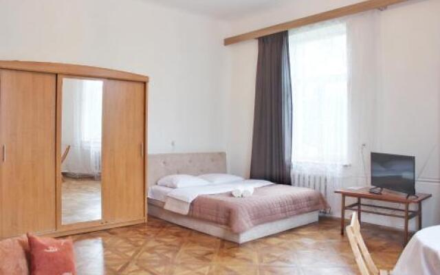 Apartments on Yaroslava Mudrogo street 27