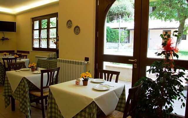 Albergo La Casa Nel Bosco