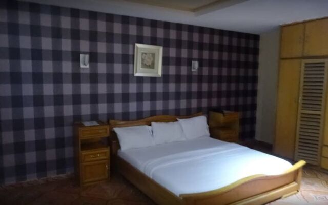 Laropa Suites and Apartments