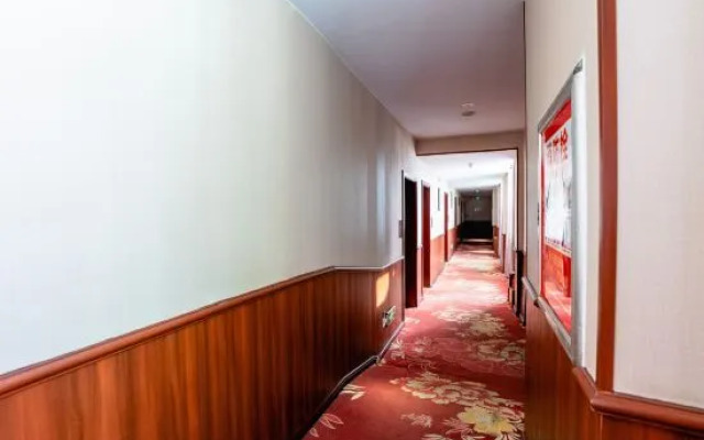 Holiday Inn Tuwo (Traditional Chinese Medicine Hospital at Leping Baida Plaza)