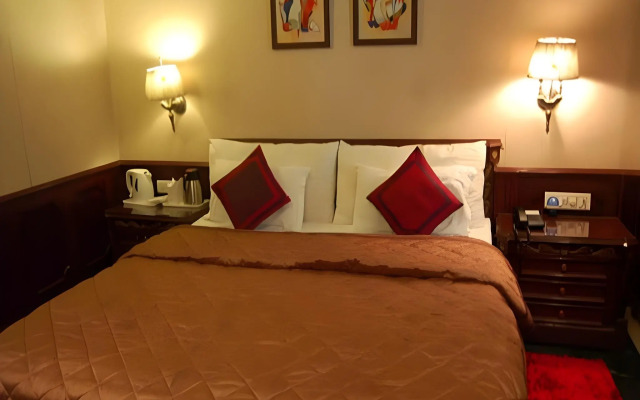 Hotel Diplomat Residency