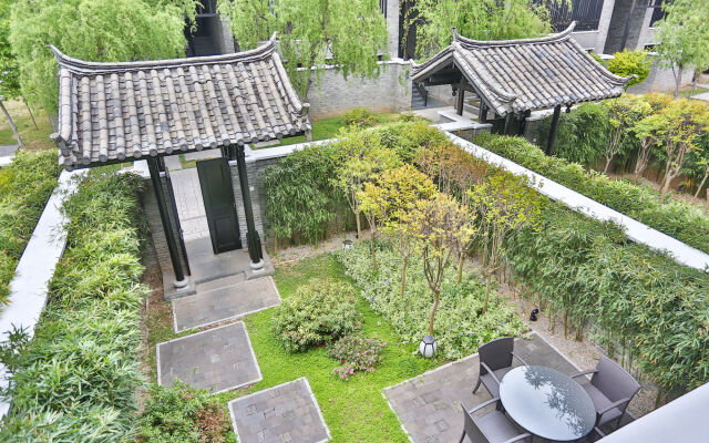 Banyan Tree Lijiang