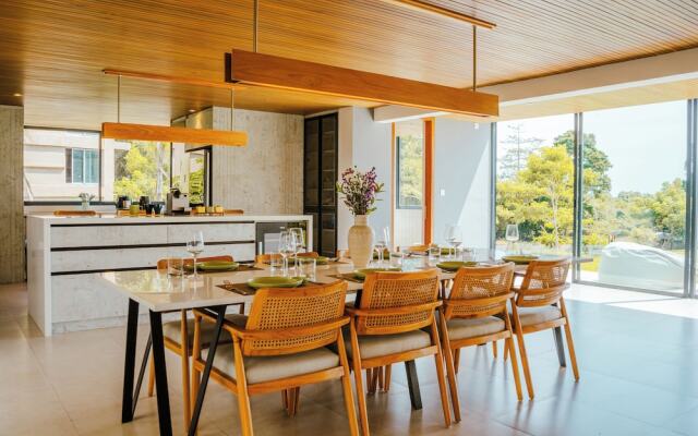 Villa Avocagolf Uluwatu by Nakula