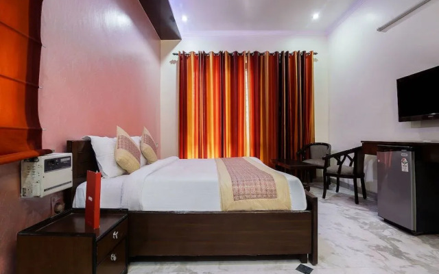 Dev Palace by OYO Rooms