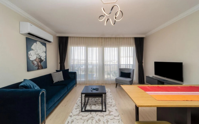 Lovely Flat 2 km to Lara Beach in Muratpasa