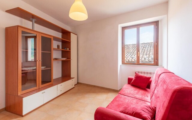 Beautiful Home in Fabriano With 5 Bedrooms and Wifi