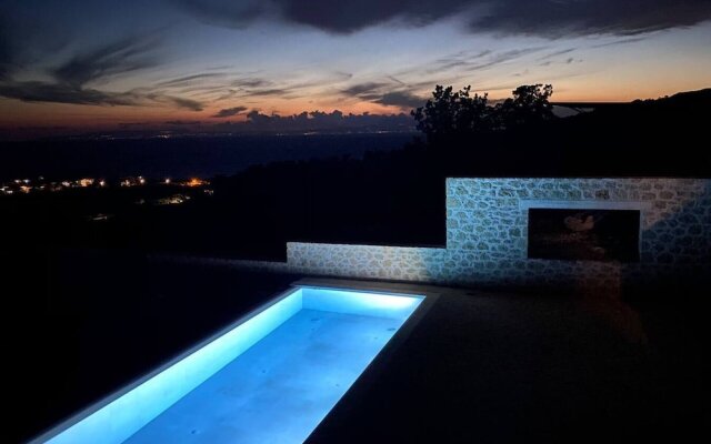 Lovely 3-bed Villa. Private Pool in Agios Nikolaos
