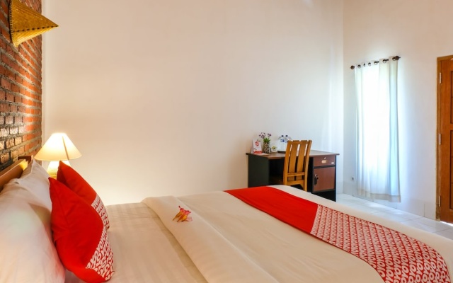 Bungalow And Restaurant Anda by OYO Rooms – Guest Rooms – Kuta