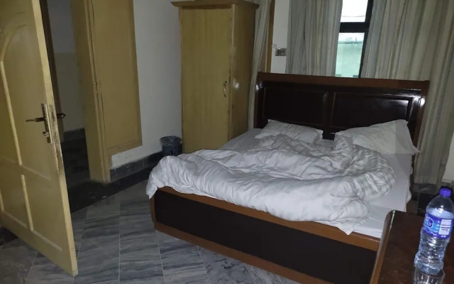7 Cs Guest House