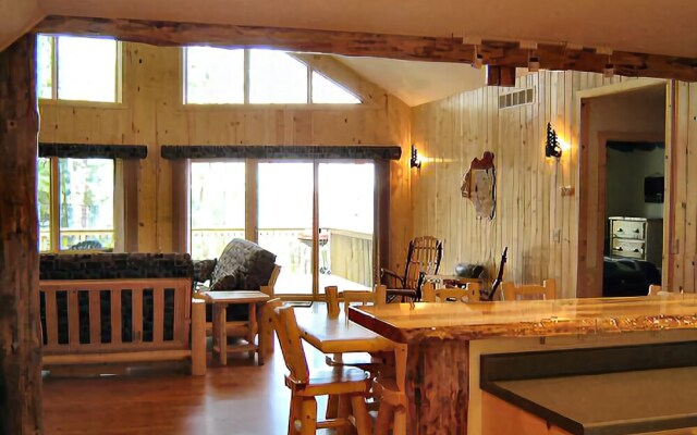 Timber Bay Lodge & Houseboats