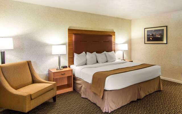 Quality Inn & Suites at Coos Bay