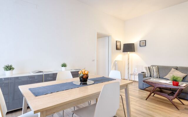 Polo Universitario by Mmega