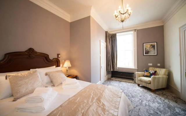 East Walls Hotel