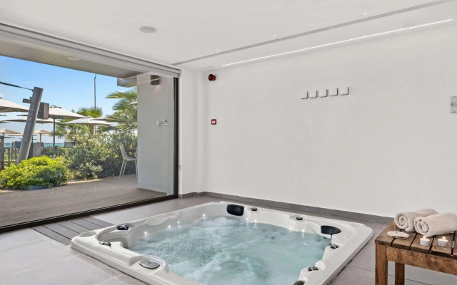 Mercure Larnaca Beach Resort