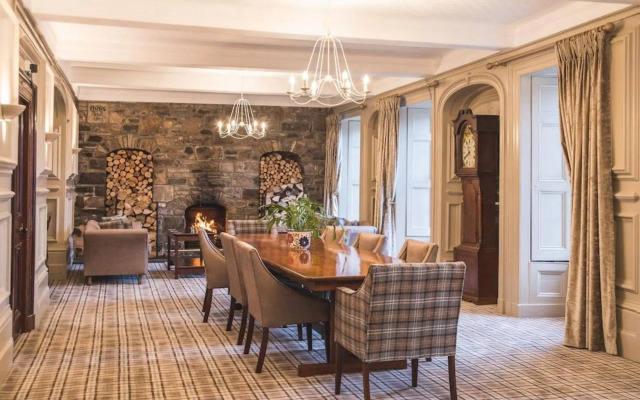 Llwyngwair Manor