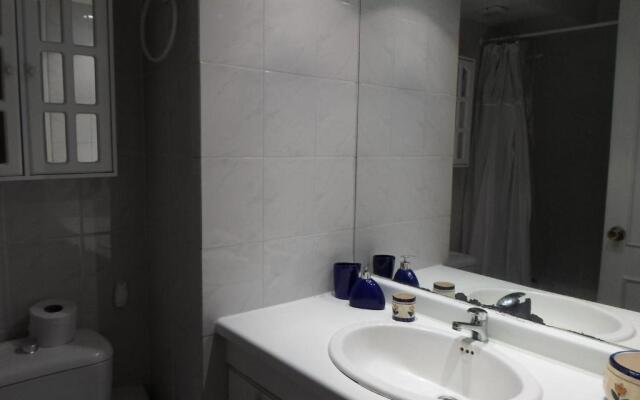 Departamento Amoblado Av. Grecia