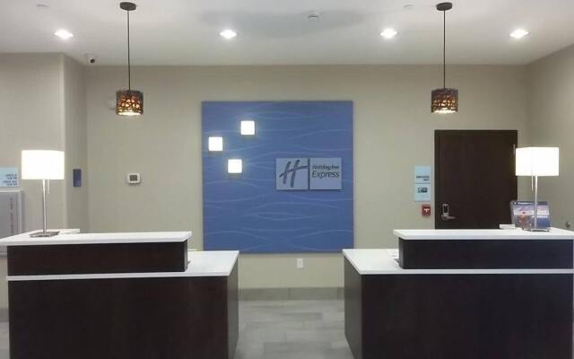 Holiday Inn Express & Suites Columbus - Easton Area, an IHG Hotel