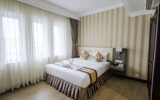 Paradise Hotel