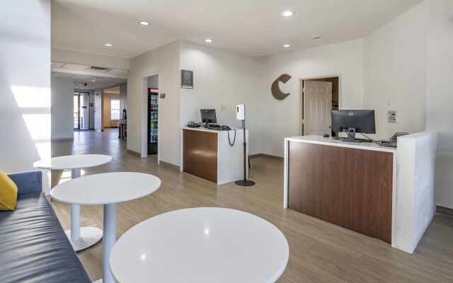 Comfort Inn & Suites