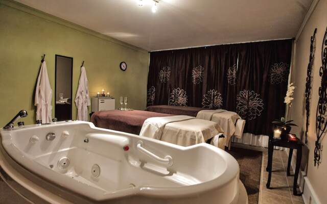 Nichols Village Hotel and Spa