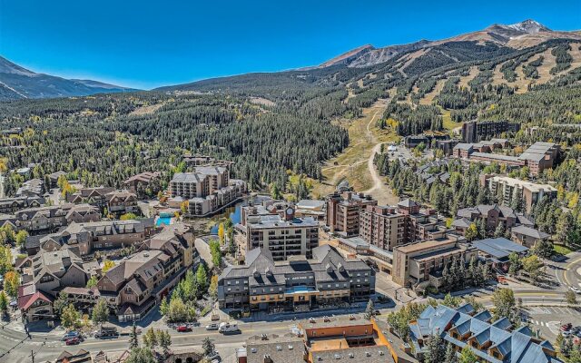 Your Next Vacay at Peak 9 Ski-in/ski-out