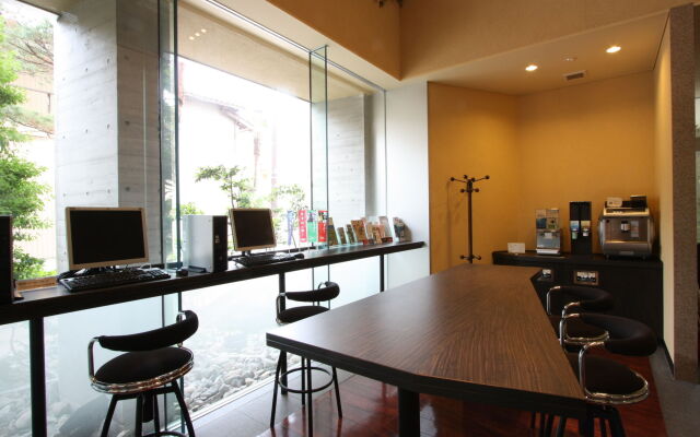 Uozu Manten Hotel Ekimae