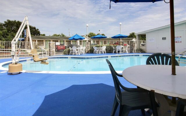 Motel 6 Palm Bay