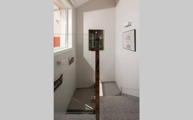 casa en corme encima del mar