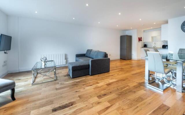 Large Apartment close to London BR1 II