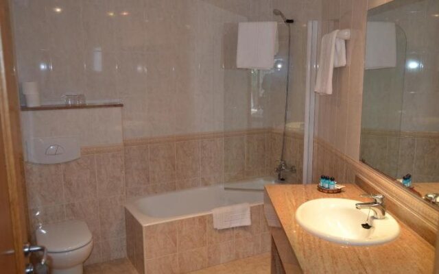 Hostal Leo Or
