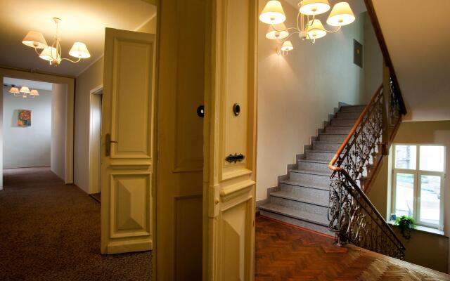 Leone Aparthotel