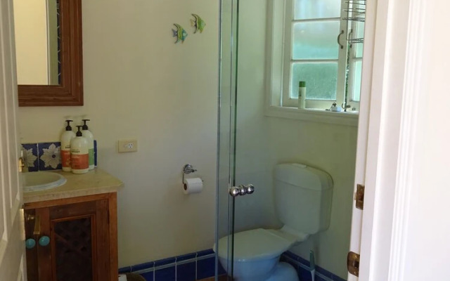 Jacaranda Lodge B&B