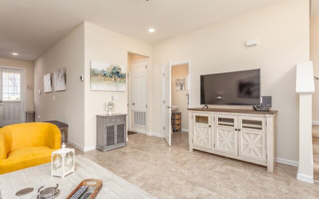 Holly Village-RU1070