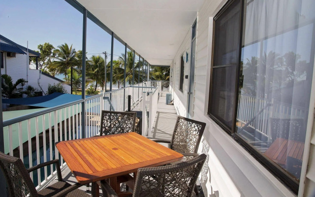 Apollo Jewel Beachfront Apartments