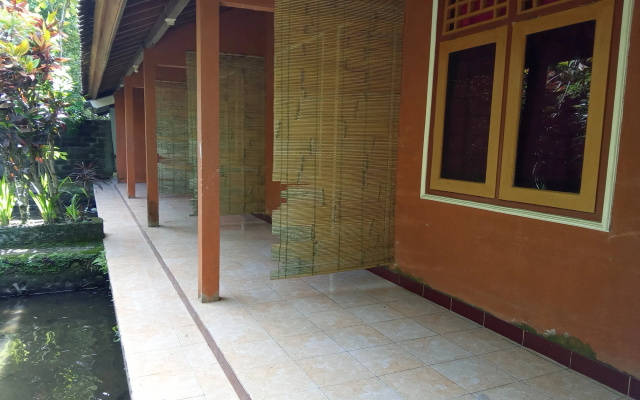 Hotel O Dannis Homestay Near Musholla Al Istiqomah Terawangan – Outside – Kecamatan Montong Gading