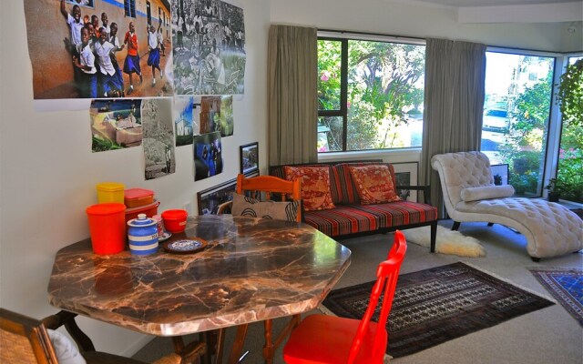 Art BnB Devonport