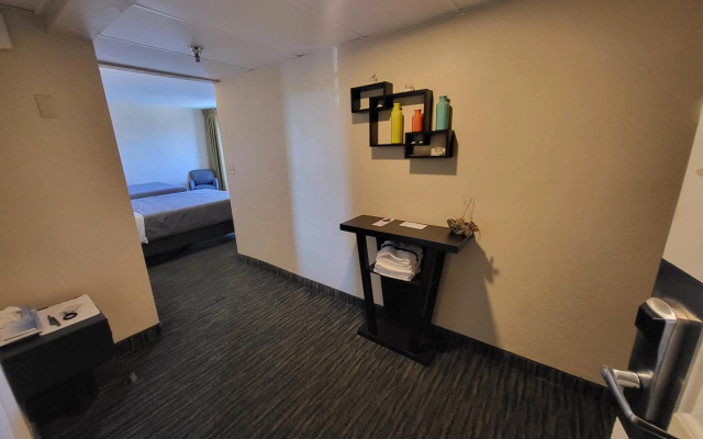 Beachside Hotel