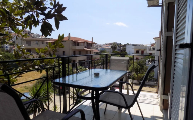 Central Cute 2Bd Balcony apt in Skiathos