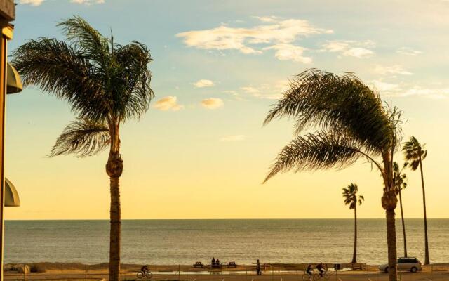 Beachfront Inn and Suites at Dana Point