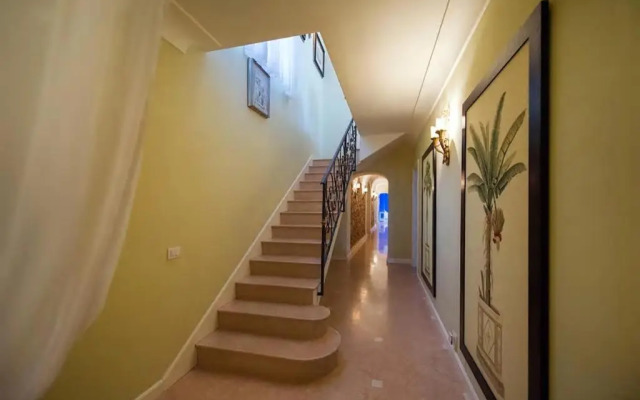 Villa LINARO