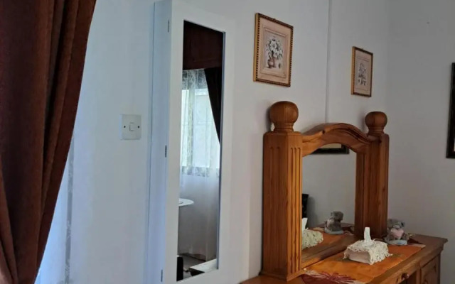 Shared Top 1St Floor Villa