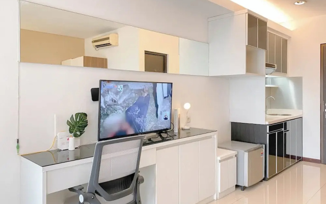 Restful And Cozy Studio Tamansari Semanggi Apartment