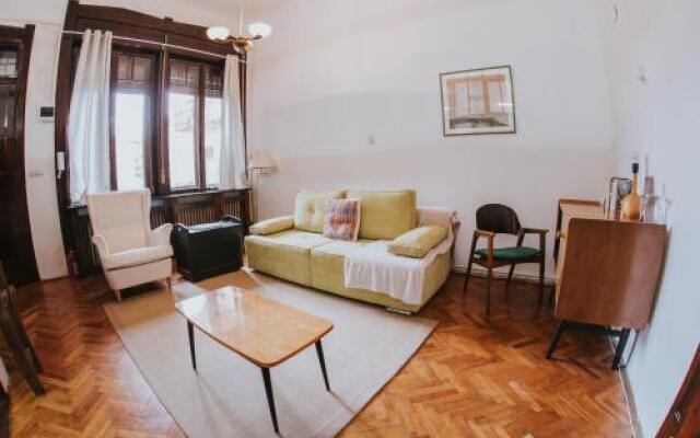 Neo Apartment Queen