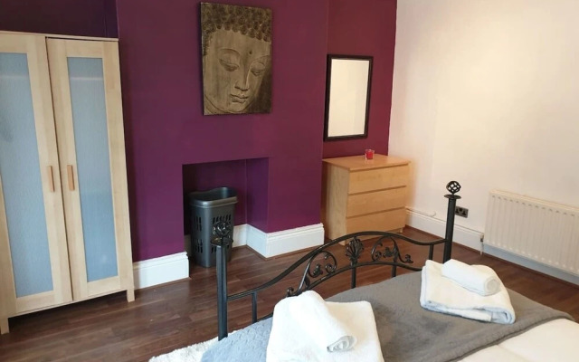 South Shield's Hidden Gem Garnet 3 Bedroom Apartme