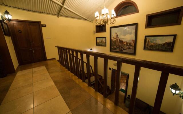The Colonial Manek Manor