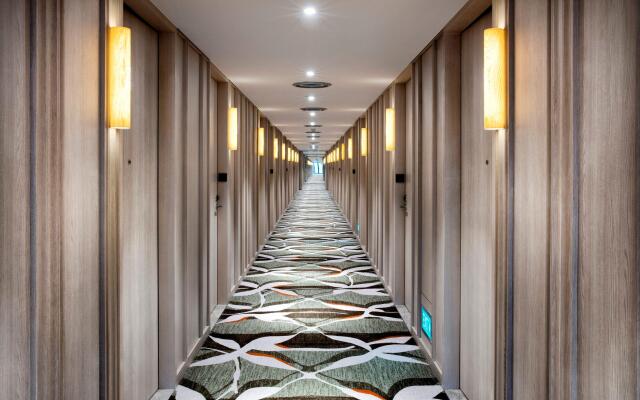 Crowne Plaza Changi Airport by IHG
