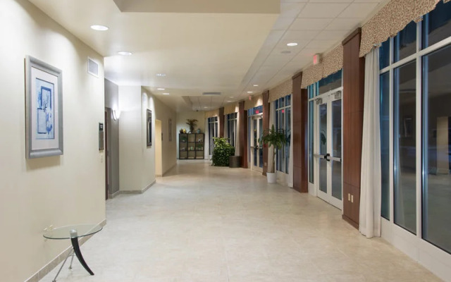 Holiday Inn Hotel And Suites Covington
