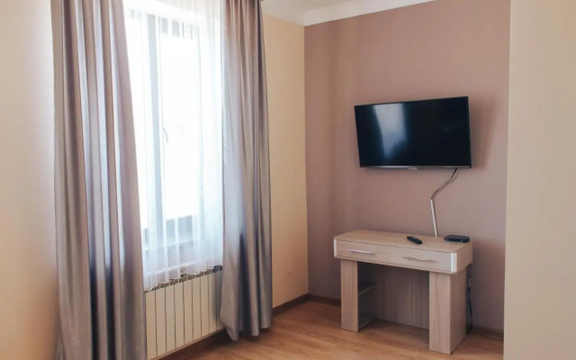 Sad Dolgoletiya Hotel
